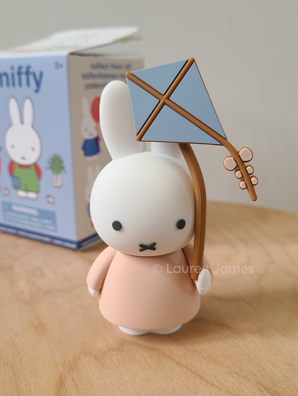 Miffy Casual Series Blind Box - Miffy Holding Kite Secret Edition